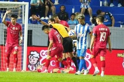 Công an Hà Nội thua sốc ở Cúp C1 Đông Nam Á