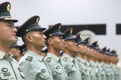 Cận cảnh khối quân nhân Trung Quốc vừa đến Hà Nội tham gia diễu binh A80