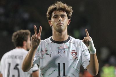 Joao Felix bùng nổ