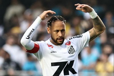 Quyết định gây tranh cãi của Neymar