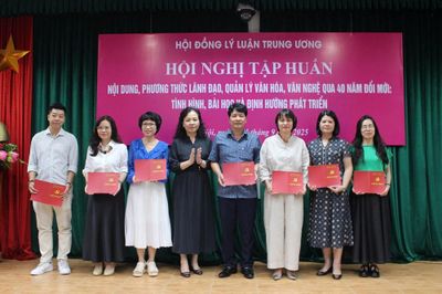 Bế mạc Hội nghị tập huấn lý luận, phê bình văn học, nghệ thuật năm 2025