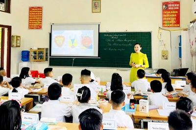 Bảo đảm cung cấp một bộ sách giáo khoa thống nhất toàn quốc