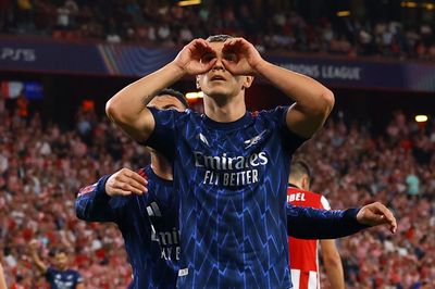 Arsenal đi vào lịch sử Champions League