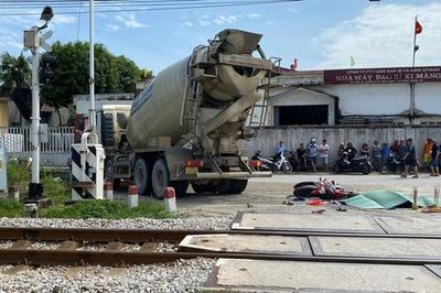 Xe bồn va chạm xe máy, hai phụ nữ tử vong