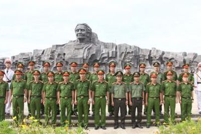 Phòng Cảnh sát PCCC&CNCH Công an TP Đà Nẵng 'hành quân về nguồn'