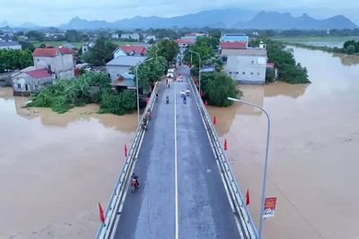 Hà Nội báo động lũ trên một loạt tuyến sông, nhiều xã phường nguy cơ ngập lụt