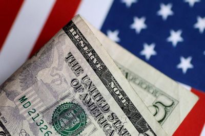 Trung Quốc bất ngờ bán ra hơn 3.000 tỷ USD trái phiếu Mỹ