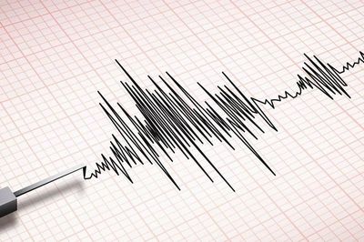 Động đất có độ lớn 7,4 ngoài khơi Philippines, nguy cơ sóng thần