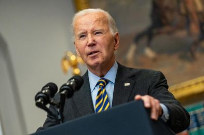 Ông Biden phải xạ trị chữa ung thư