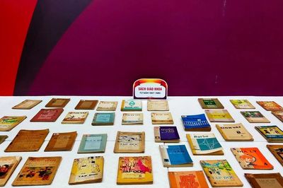 Việc chuẩn bị một bộ sách giáo khoa thống nhất được thực hiện chặt chẽ, khoa học