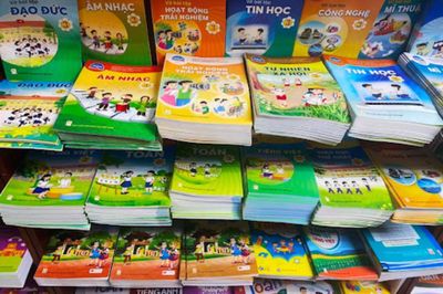 Đổi mới chương trình và sách giáo khoa giáo dục phổ thông: Từ kỳ vọng đến thực tiễn