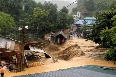 Mưa lớn dồn dập từ Hà Tĩnh đến Đà Nẵng, nhiều khu vực có nguy cơ lũ quét và sạt lở đất