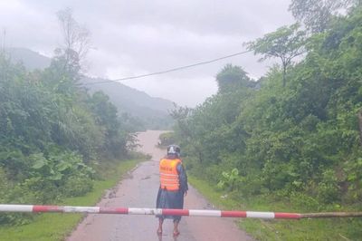 Mưa lớn gây ngập cục bộ, chia cắt ở miền núi Quảng Trị