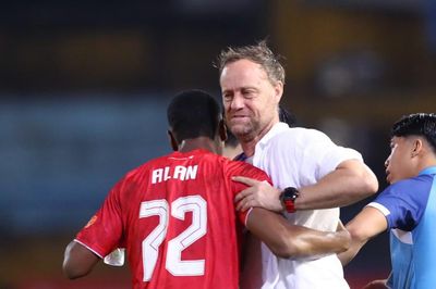 CAHN FC giành chiến thắng, cuộc đua vô địch 'song mã' ở V-League lộ diện