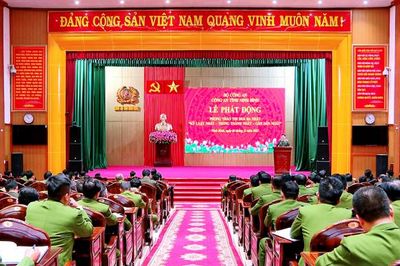 Công an tỉnh Ninh Bình hưởng ứng phong trào thi đua 'Ba nhất'