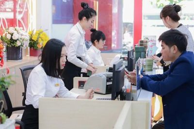 'Nắn' dòng vốn khi tín dụng tăng tốc