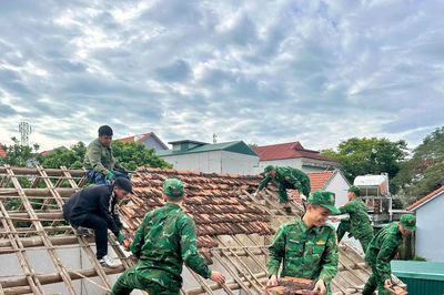 Khi lính biên phòng chìa bàn tay ấm