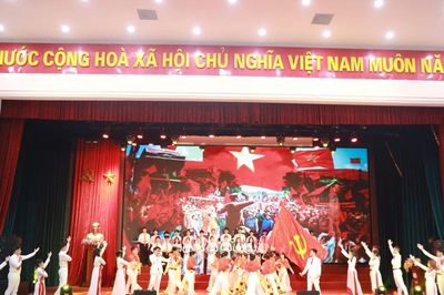 Thầy cô là người khơi dậy tiềm năng, dẫn dắt sinh viên trên hành trình khám phá