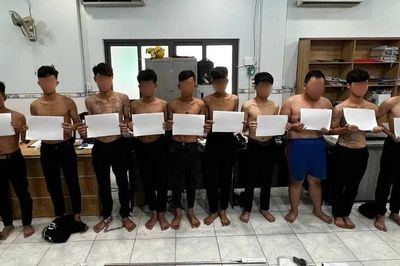 Hai nhóm thiếu niên mang hung khí tự chế đi giải quyết mâu thuẫn