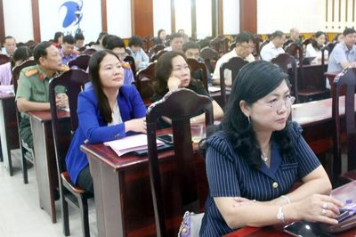 Hơn 3.000 đại biểu tham dự hội nghị báo cáo viên