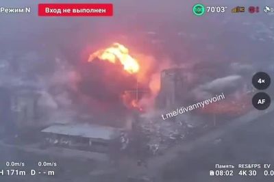 Khoảnh khắc bom Nga 'thổi' bay cụm mục tiêu kiên cố nằm trên đất Ukraine