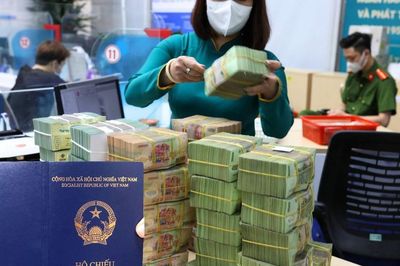 Việc cần làm để giao dịch không gián đoạn khi ngân hàng ngừng chấp nhận hộ chiếu làm giấy tờ tùy thân