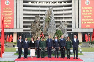 Phó Chủ tịch thứ Nhất Hội đồng Liên bang Quốc hội Liên bang Nga thăm Trung tâm Nhiệt đới Việt - Nga