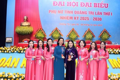 Những hình ảnh đẹp tại Đại hội đại biểu phụ nữ tỉnh Quảng Trị lần thứ I, nhiệm kỳ 2025-2030