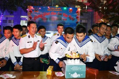 Đêm sinh nhật đáng nhớ trong mùa Noel của chiến sĩ Hải quân