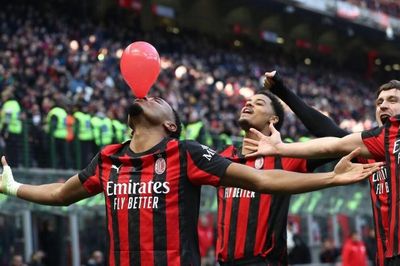 Nkunku lập cú đúp, Milan tạm chiếm ngôi đầu Serie A