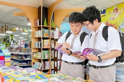 Chọn bộ sách 'Kết nối tri thức với cuộc sống' dùng thống nhất toàn quốc: Kiến thức cơ bản không xáo trộn