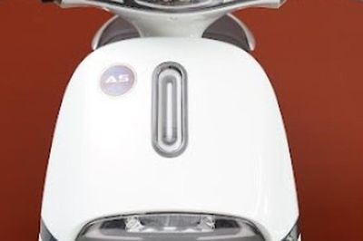 Xe máy điện giá 13 triệu đồng ở Việt Nam thiết kế thời trang, trang bị hiện đại, động cơ kháng nước, pin bền, giá siêu rẻ khiến khách hàng xôn xao