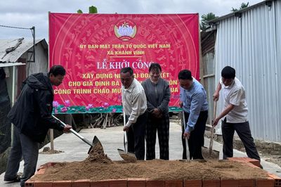 Ủy ban MTTQ Việt Nam xã Khánh Vĩnh xây nhà Đại đoàn kết cho hộ có hoàn cảnh khó khăn