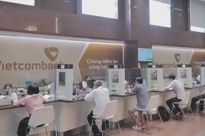 Ngân hàng phải gặp mặt khách hàng khi cấp thẻ tín dụng