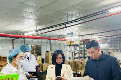 Hà Nội siết chặt quản lý ATTP tại các phường trước thềm Tết Bính Ngọ