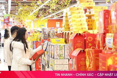 Hàng Tết 'lên kệ', nguồn cung dồi dào, mẫu mã đa dạng