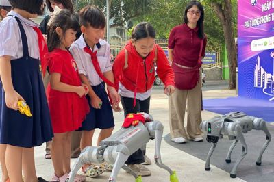 Lan tỏa 'Bình dân học vụ số' từ không gian khoa học công nghệ cộng đồng