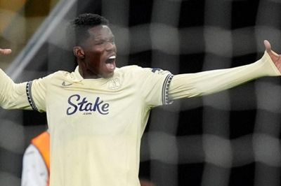 Thierno Barry chấm dứt chuỗi thắng của Aston Villa, Everton ca khúc khải hoàn tại Villa Park