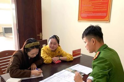 Tài khoản bất ngờ nhận tiền tỉ, người phụ nữ trình báo công an