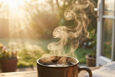 Uống cà phê sai thời điểm có thể làm bạn mệt hơn, mất ngủ và dễ lo âu