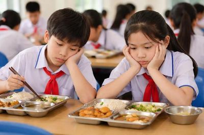 WHO thiết lập tiêu chuẩn toàn cầu cho bữa ăn học đường