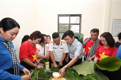Xuân sớm nơi đảo xa