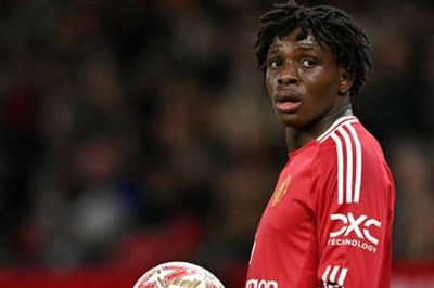 Chuyển nhượng tối 1/2: MU tìm người thay Dorgu, Arsenal dùng bộ đôi Gabriel đổi Alvarez