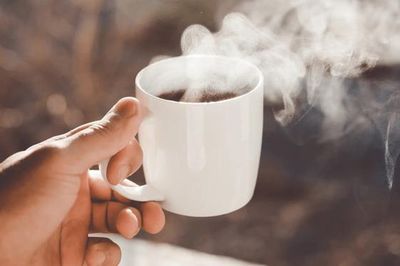 Uống nhiều cà phê vào những ngày rét lạnh, nên hay không?