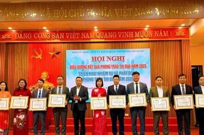 Thi đua yêu nước - 'đòn bẩy' vận hành chính quyền mới ở Thanh Liệt