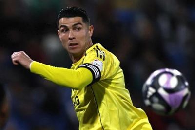 Ronaldo cân nhắc rời Al-Nassr, MU lên kế hoạch chi 100 triệu bảng cho hàng tiền vệ