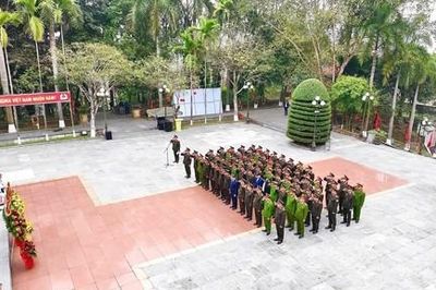 Bộ Công an dâng hương tại Khu Di tích lịch sử Nha Công an Trung ương