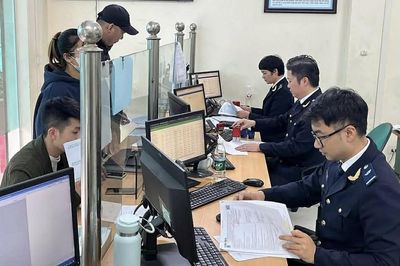 Hải quan hỏa tốc chỉ đạo toàn ngành bảo đảm thông quan, chống buôn lậu dịp Tết Bính Ngọ 2026