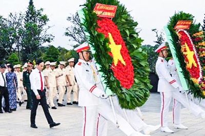 Xuân Bính Ngọ - Thành kính tri ân những tượng đài bất tử cho Tổ quốc nở hoa
