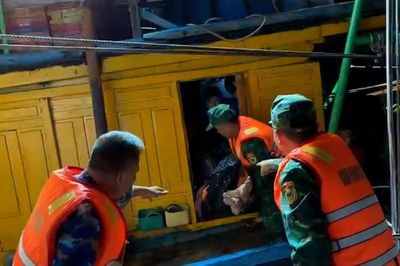 Hải đội Biên phòng 2 kịp thời cứu ngư dân gặp nạn trên biển